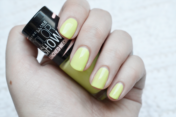  photo Maybelline-Color-Show-Bleached-Neon3_zps08398221.png