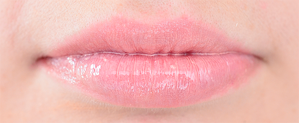  photo Essence Lip Candies17_zpsbxbd4skw.png