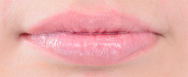  photo Essence Lip Candies19_zpsofouw3y1.png